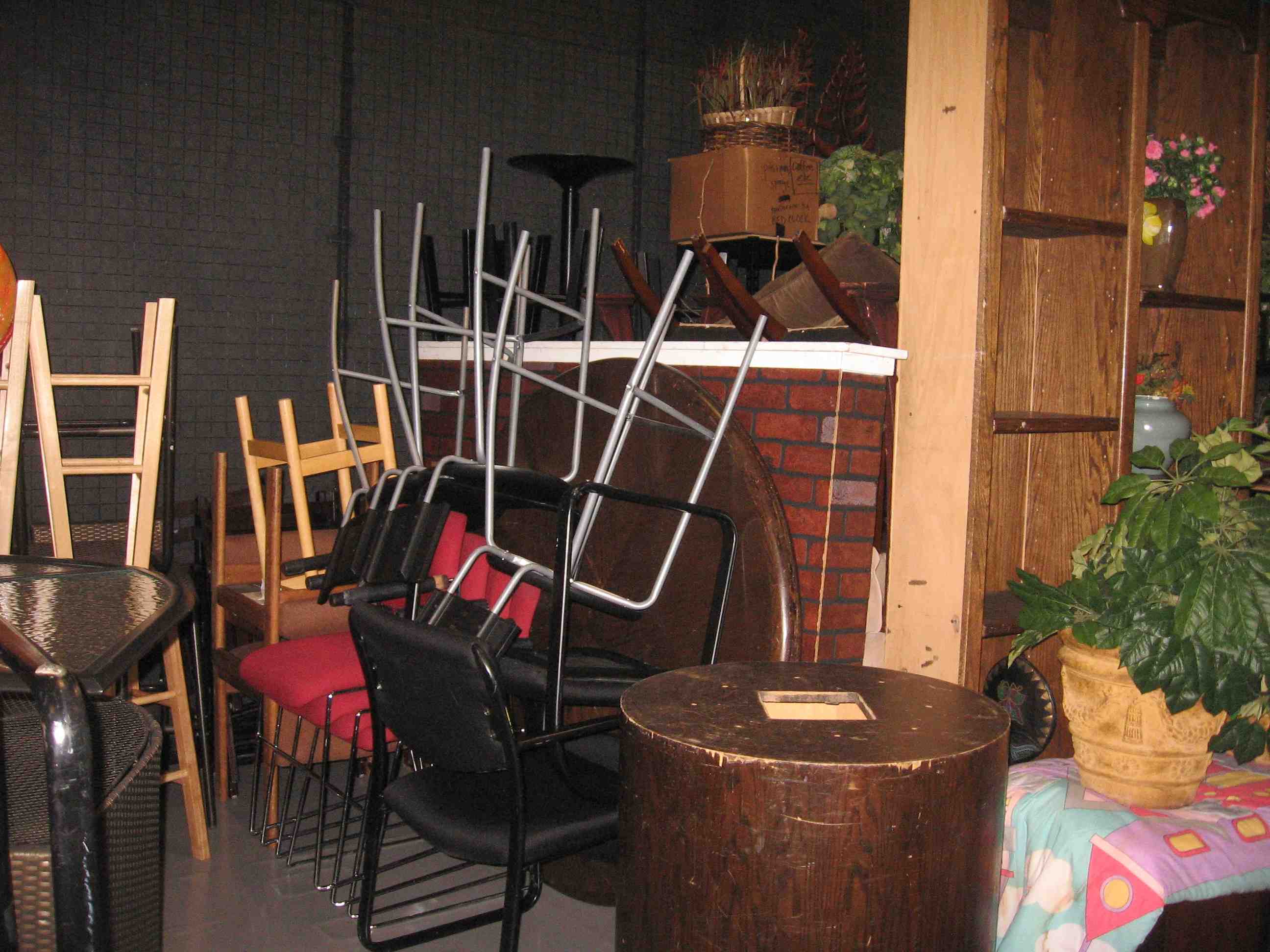 props available at Media Center: fireplace, chairs